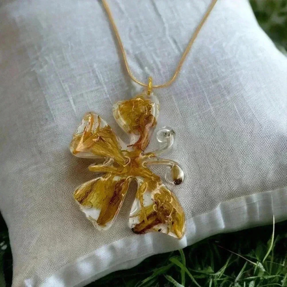 Bespoke Butterfly Tiger Lily Resin Statement Necklace Gold Plated Chain 20" - Picture 5 of 6